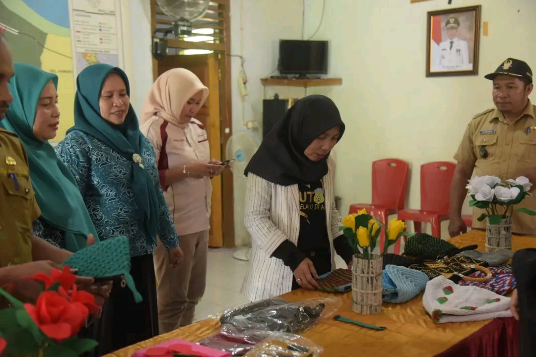 Deisy Basiran Sambangi Pengrajin dan Pelaku IKM di Empat Kecamatan