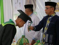 Wisuda Santri Tahfiz Quran, Pj Bupati Buton Serahkan Bantuan Rp 250 Juta