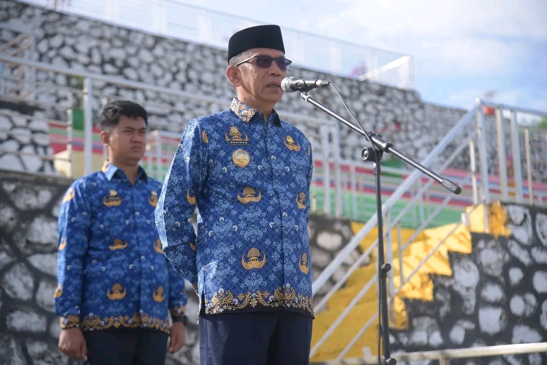 PJ Bupati Buton Tekankan ASN dan Non ASN Jaga Kerapian dan Keseragaman Pakaian