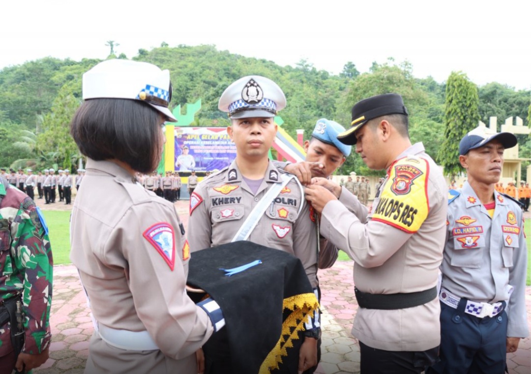 Wakapolres Buton Pimpin Apel Gelar Pasukan Operasi Keselamatan 2023 Wakapolres Buton Pimpin Apel Gelar Pasukan Operasi Keselamatan 2023