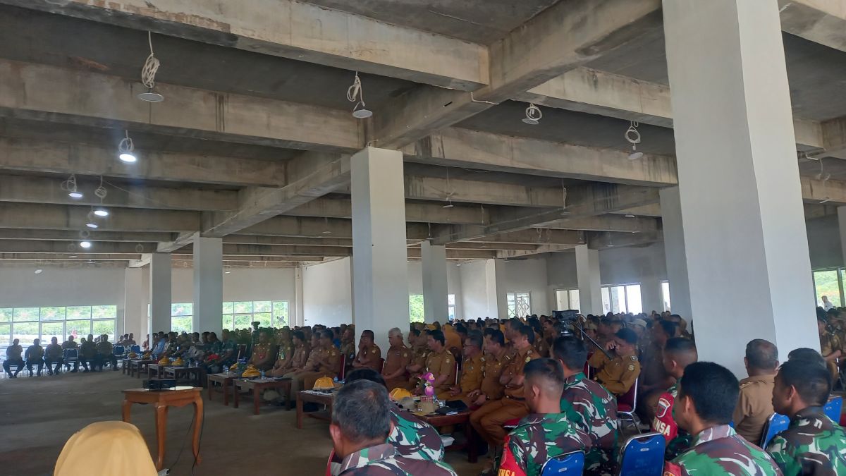 Komitmen Turunkan Stunting, Pj Bupati Buton Gelar Apel Akbar BSBS Komitmen Turunkan Stunting, Pj Bupati Buton Gelar Apel Akbar BSBS