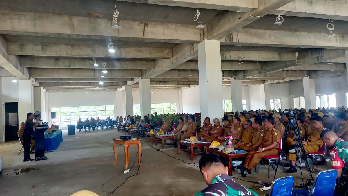 Komitmen Turunkan Stunting, Pj Bupati Buton Gelar Apel Akbar BSBS Komitmen Turunkan Stunting, Pj Bupati Buton Gelar Apel Akbar BSBS