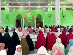 Gelar Isra Mikraj di Mesjid Besar Pasarwajo, Camat Minta Masyarakat Berperilaku Layaknya Orang Kota