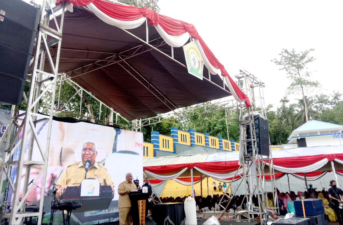 Gubernur Ali Mazi Resmikan Terminal Tipe B di Buton Gubernur Ali Mazi Resmikan Terminal Tipe B di Buton