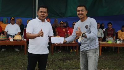 Dukung Kegiatan Kepemudaan Ketua KNPI Sultra Beri Bantuan pada Turnamen Futsal di Buton