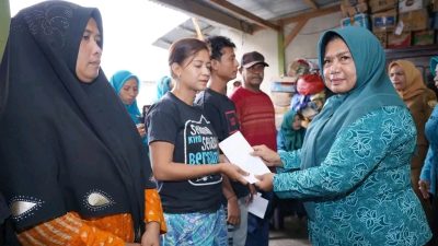 TP PKK Baubau Serahkan Bantuan Korban Kebakaran di BWI