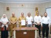 Pj. Bupati Buton Teken MoU dengan Rektor UHO Kendari