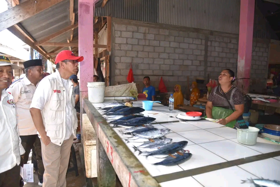 Kampanye Mandatory Halal, Pj. Bupati Buton Sambangi Pasar Shabo dan Kaloko