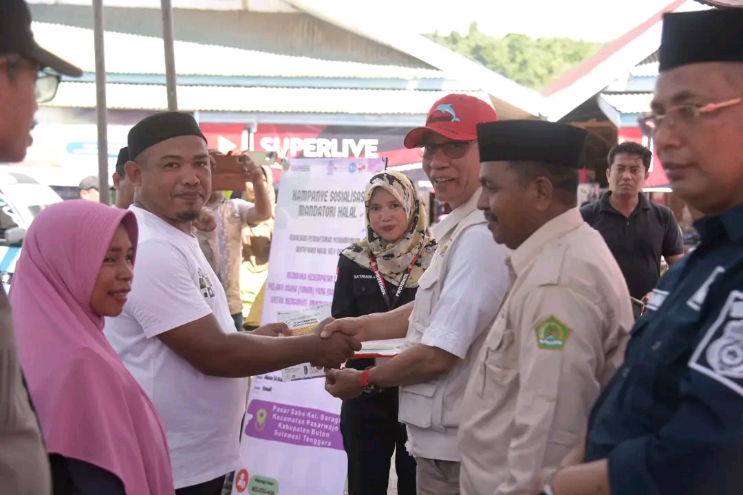 Kampanye Mandatory Halal, Pj. Bupati Buton Sambangi Pasar Shabo dan Kaloko