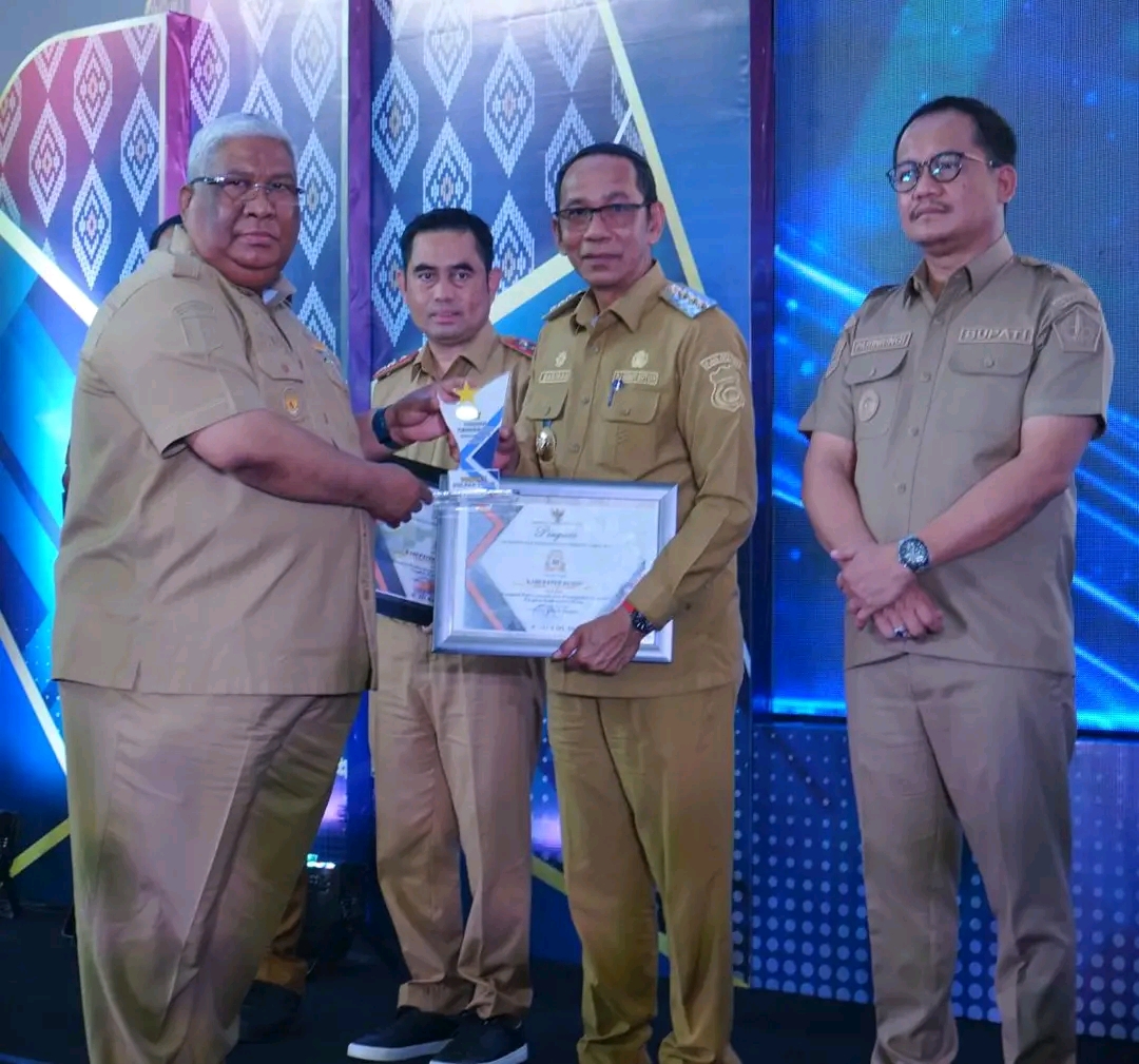 Sukses Tangani Stunting Pj. Bupati Buton Terima Penghargaan