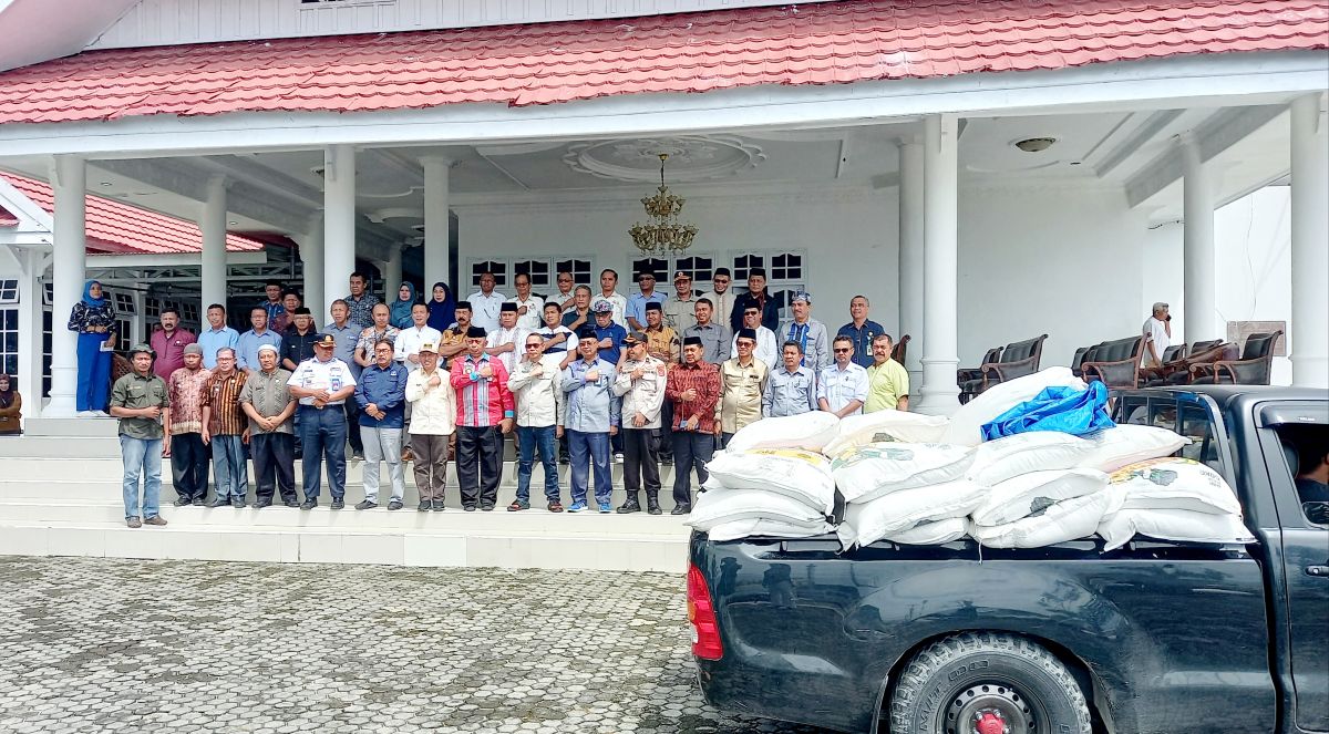 Cegah Inflasi Selama Ramadan, Pemda Salurkan Cadangan Pangan Gula Sebanyak 4,62 Ton Cegah Inflasi Selama Ramadan, Pemda Salurkan Cadangan Pangan Gula Sebanyak 4,62 Ton