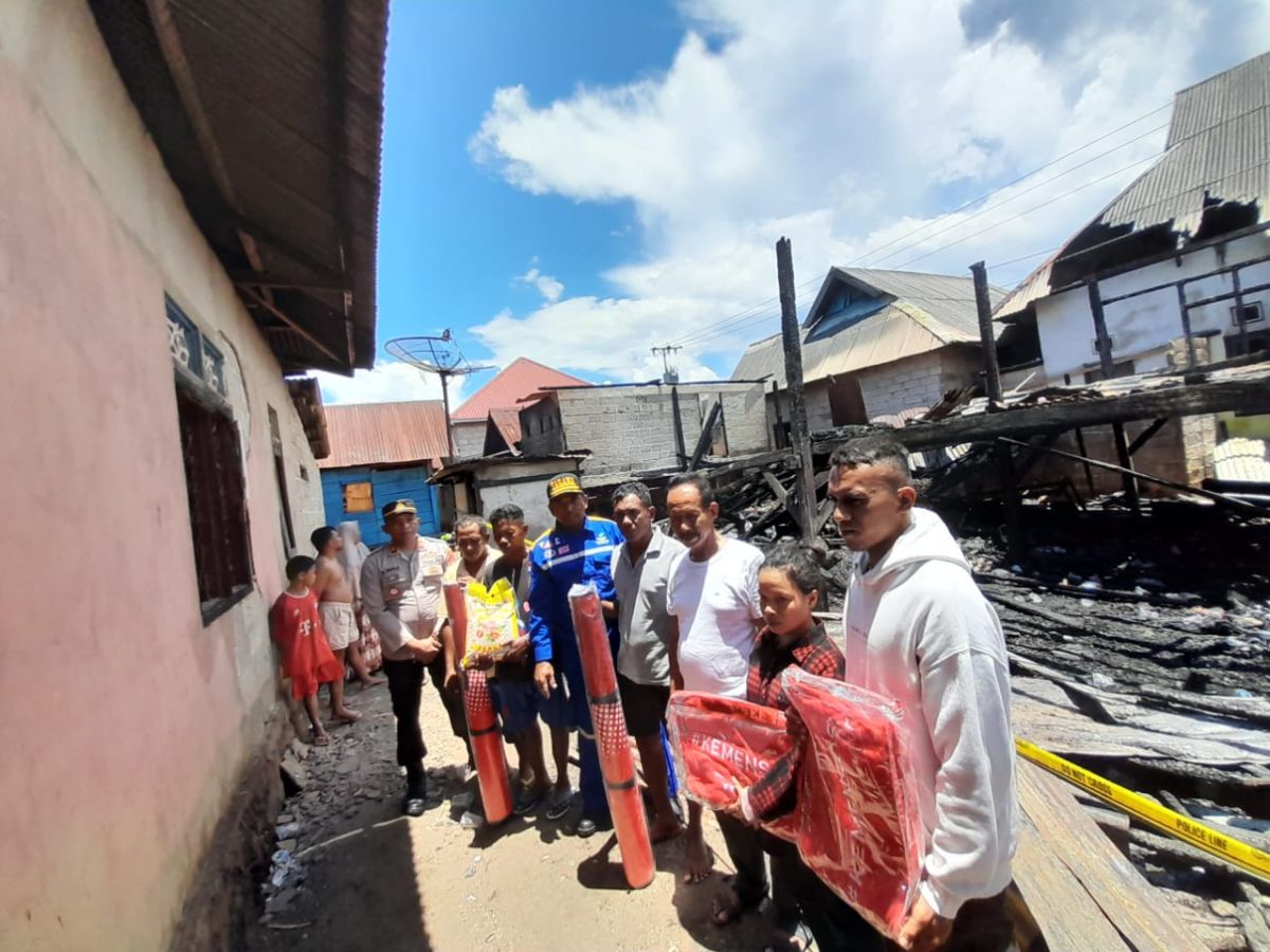 Diduga Korsleting Listrik, Satu Unit Rumah di Buton Habis Dilalap Si Jago Merah