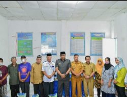 Walikota Baubau Serahkan Bantuan Sembako Kepada Warga