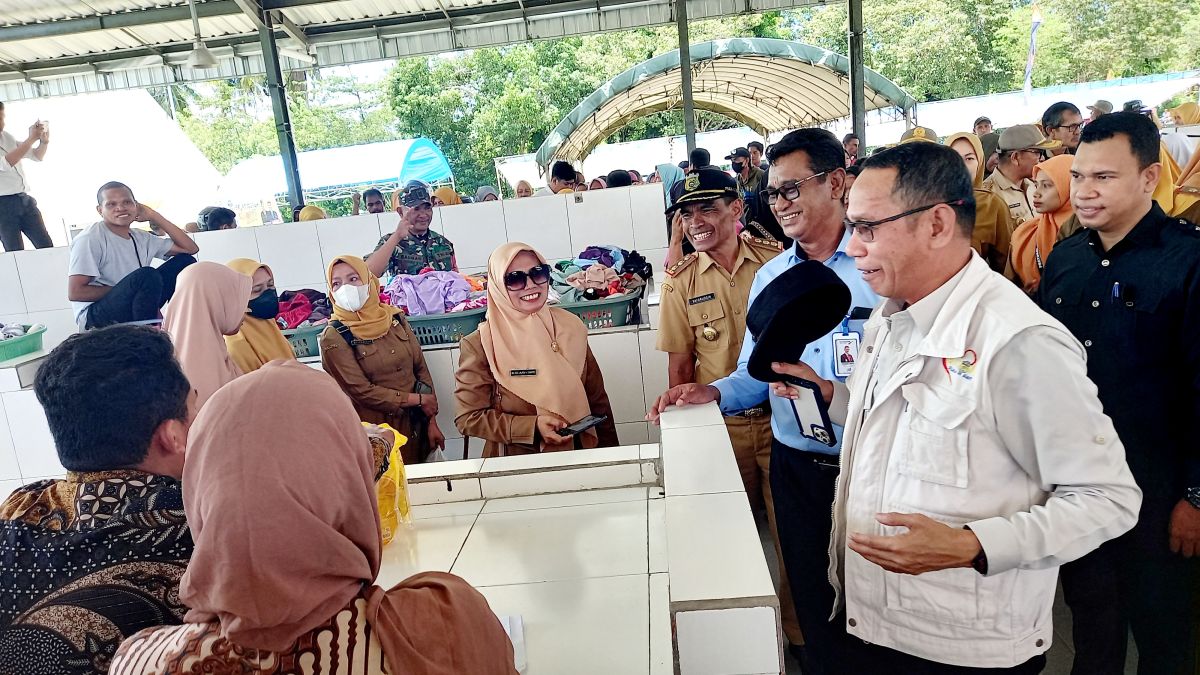 Pj Bupati Buton Ajak Warga Menjual dan Ramaikan Pasar Sore Ompu