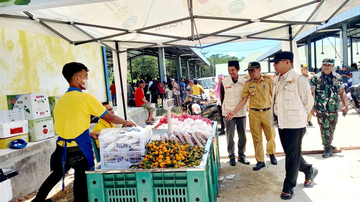 Ramadan, Pemkab Buton Gelar Pasar Murah untuk Warga