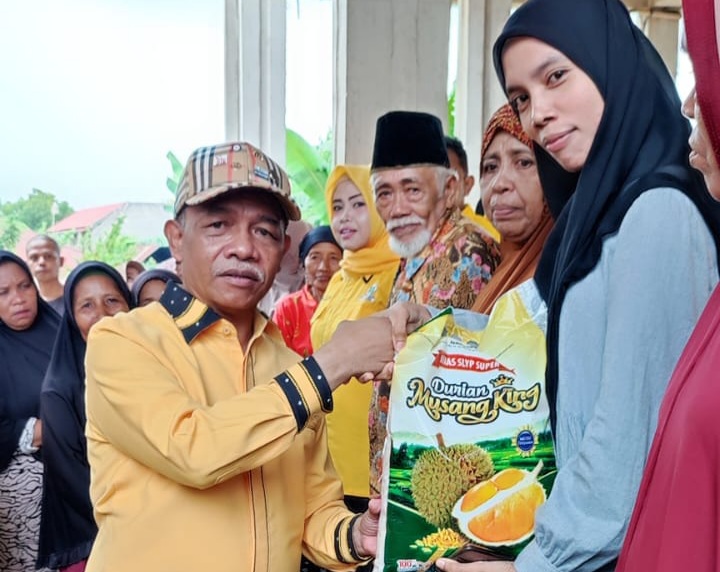 Berkah Ramadan, Sahabat La Sydu Bagikan 500 Paket sembako di Dua Kecamatan