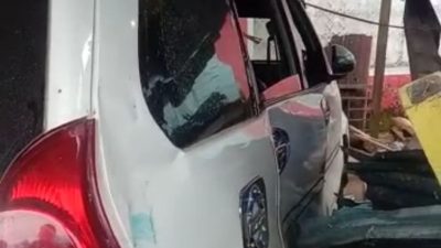 Diduga Supir Mengantuk, Mobil Open Cup Tabrak Kios Warga Buton