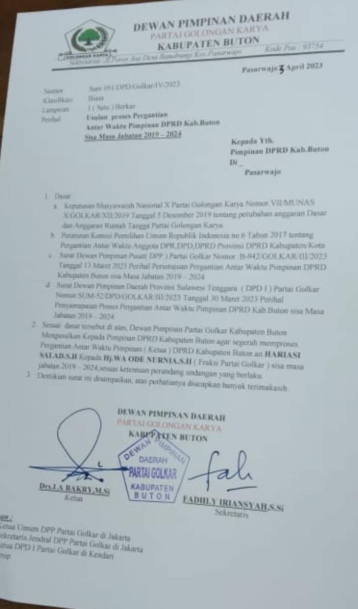 DPD II Golkar Buton Serahkan Surat Pencopotan Ketua DPRD ke Wakil Ketua II DPRD Buton