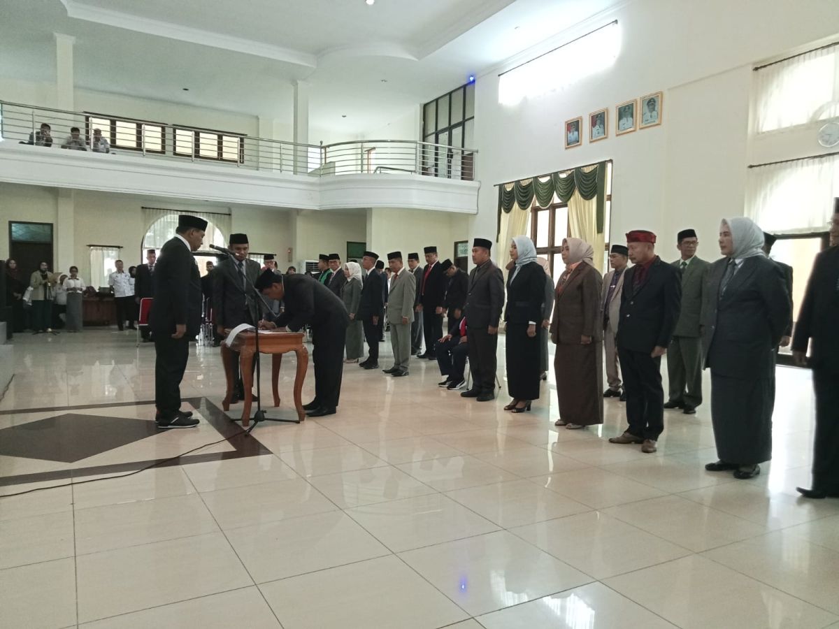 La Ode Monianse Lantik Pejabat Eselon II Hasil Job Fit