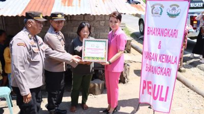 Polres Baubau bersama Bhayangkari Kembali Bagikan Bantuan Kemanusiaan Untuk Negeri