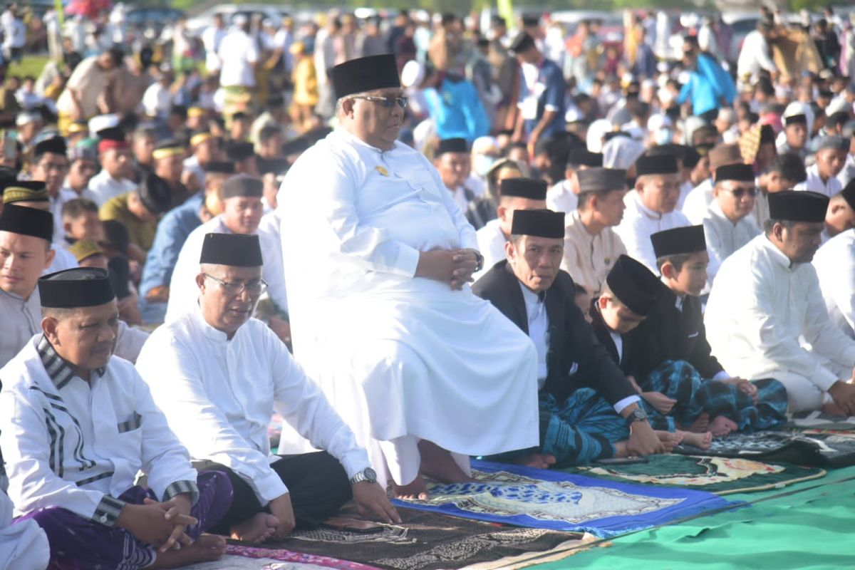 Pulang Kampung, Gubernur Sultra Rayakan Lebaran di Pasarwajo Pulang Kampung, Gubernur Sultra Rayakan Lebaran di Pasarwajo