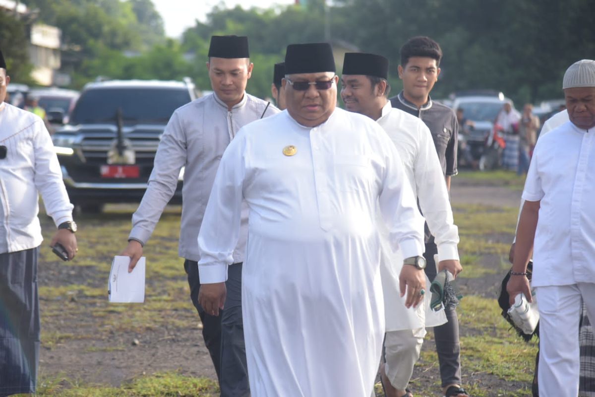 Pulang Kampung, Gubernur Sultra Rayakan Lebaran di Pasarwajo