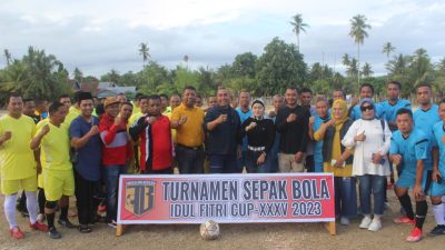 Umar Samiun Buka Turnamen Sepak Bola Idul Fitri Cup-XXXV 2023 Lakudo