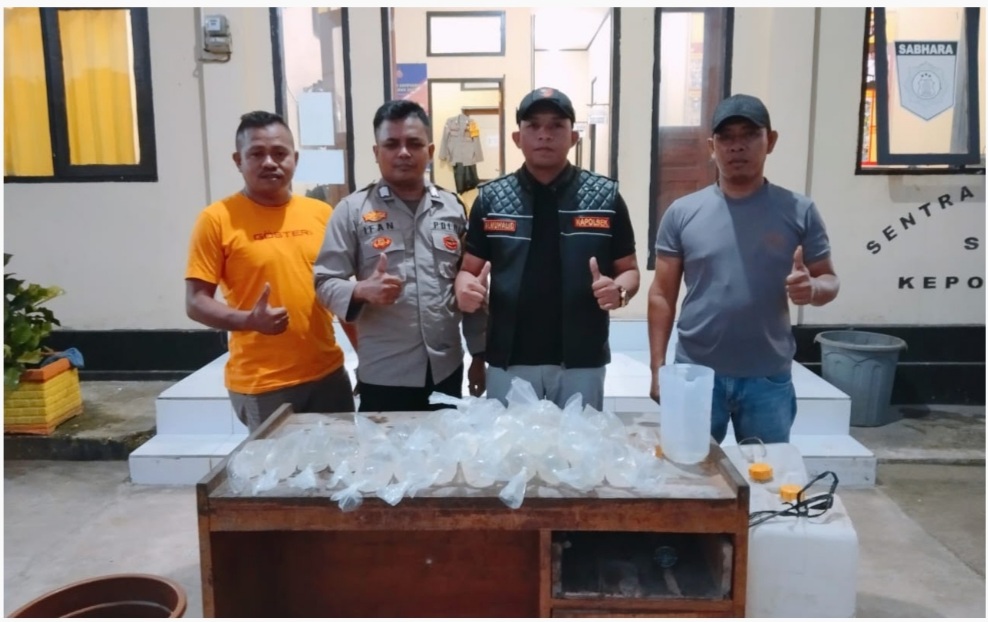 Cipta Kondisi, Polsek Sampuabalo Berhasil Amankan Puluhan Liter Miras Tradisional