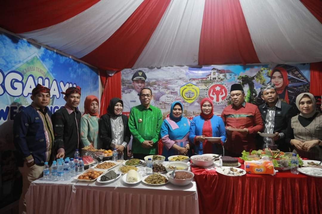 Pj Bupati Hadiri Pembukaan Pameran HUT Sultra di Kolaka Timur