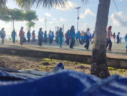 Pemdes Wabula Satu Bersama Masyarakat Lakukan Senam Massal