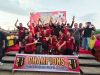 Umar Samiun Serahkan Hadiah Kejuaraan Sepakbola di Buton Tengah