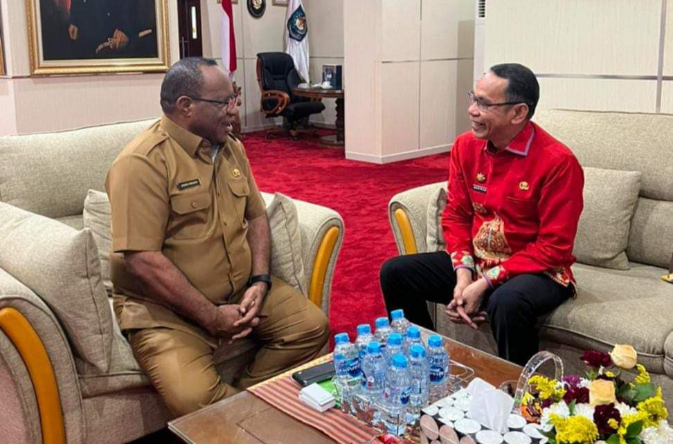 Wamendagri Motivasi Pj. Bupati Buton tetap Bekerja dan Berikan yang Terbaik untuk Buton