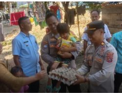 Peduli Stunting, Kapolsek Pasarwajo Berikan Bantuan Sembako dan Asupan Gizi