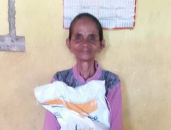 132 KPM Desa Lapodi Terima Bantuan Beras 10 kilo Dari BPN