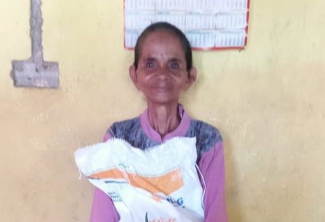 132 KPM Desa Lapodi Terima Bantuan Beras 10 kilo Dari BPN