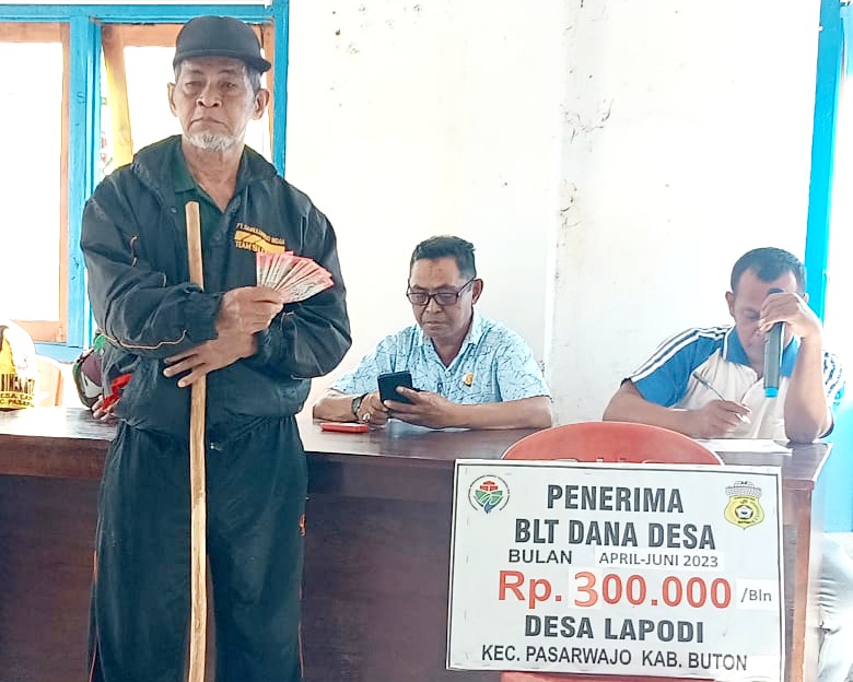 BLT - DD Tahap 2 Periode April hingga Juni Desa Lapodi Kembali Tersalurkan