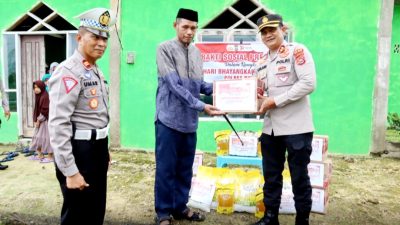 HUT Bhayangkara Ke 77, Kapolres Bersama Sat Lantas Polres Buton Salurkan Bansos