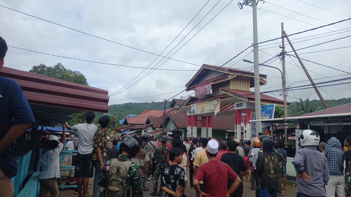 Idul Adha, Dua Kelompok Pemuda di Buton Bentrok Saling Lempar Batu