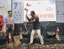 Gubernur Ridwan Kamil Sambut Baik Peluncuran Buku Merah Putih di Atap Dunia