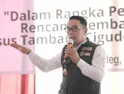 Ridwan Kamil – Uu Ruzhanul Ulum Dapat Penghargaan dari PWI Jabar