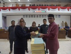 Pj Bupati Buton Sampaikan LKPJ di DPRD
