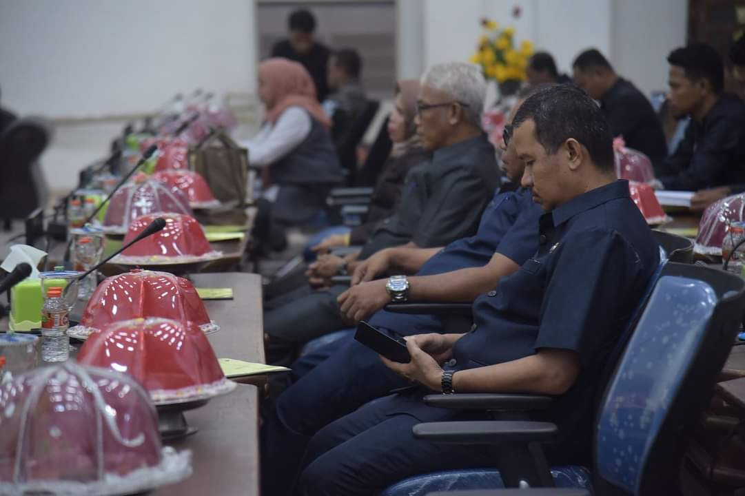 Pj Bupati Buton Sampaikan LKPJ di DPRD Pj Bupati Buton Sampaikan LKPJ di DPRD