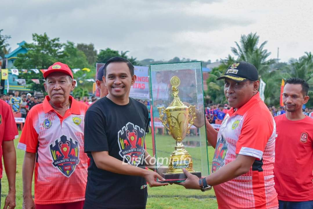 Walikota Baubau Resmi Membuka Turnamen Sepakbola Cup V