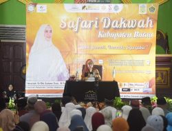 Ustadzah Oki Setiana Dewi Safari Dakwah di Buton