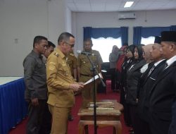 Pj. Bupati Lantik Kepsek dan Pengawas Lingkup Pemkab Buton