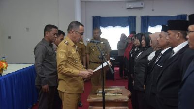 Pj. Bupati Lantik Kepsek dan Pengawas Lingkup Pemkab Buton