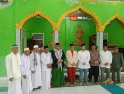 Pj Bupati Buton Salat Idul Adha Bersama Warga di Mesjid Nurul Yaqin Pasarwajo