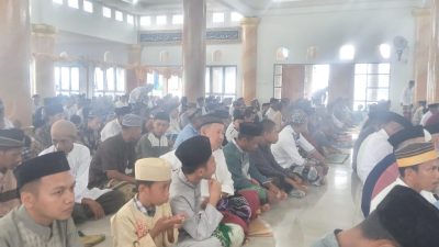 Ribuan Warga Desa Wabula dan Wabula 1, Gelar Sholat Idul Adha Dengan Khitmad.