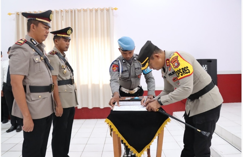 Kabag Ops Polres Buton Berganti