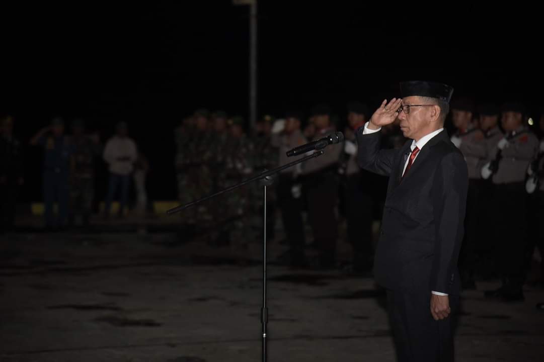 Pj. Bupati Buton Pimpin Apel Penghormatan Malam Renungan Suci